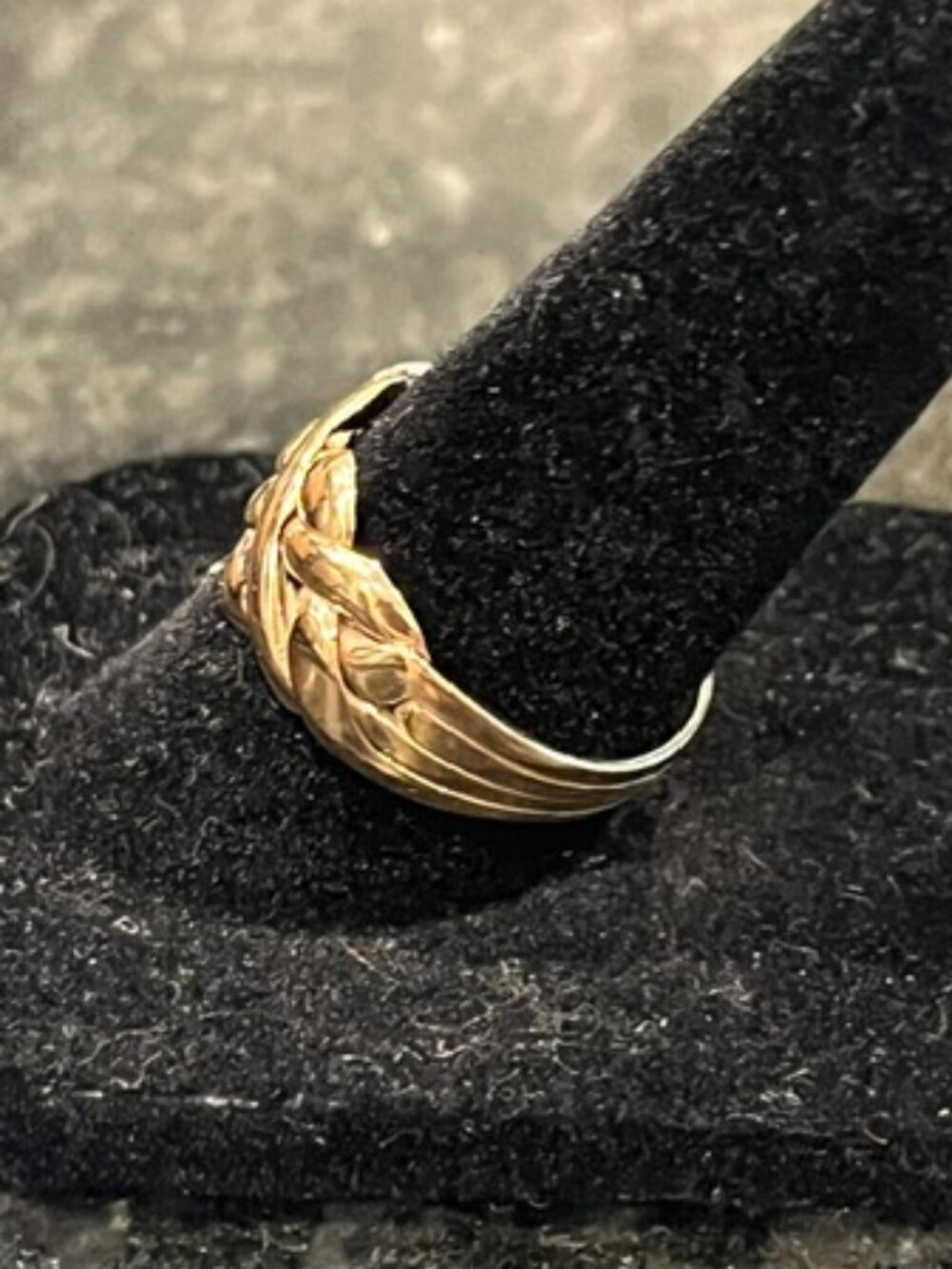 EUC - 10k Yellow Gold 4 Band Puzzle Ring – Size 8 - Picture 3 of 6